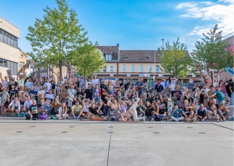 Gruppenfoto der Teilnehmenden vom Longboardfestival Ruhr
